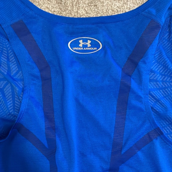 NWT Men’s under armor sleeveless shirt. - Picture 5 of 8